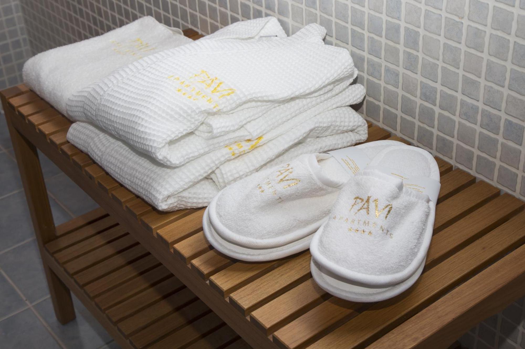 Pavi Apts Ljubljana - Private Rooftop Swimming Pool Δωμάτιο φωτογραφία