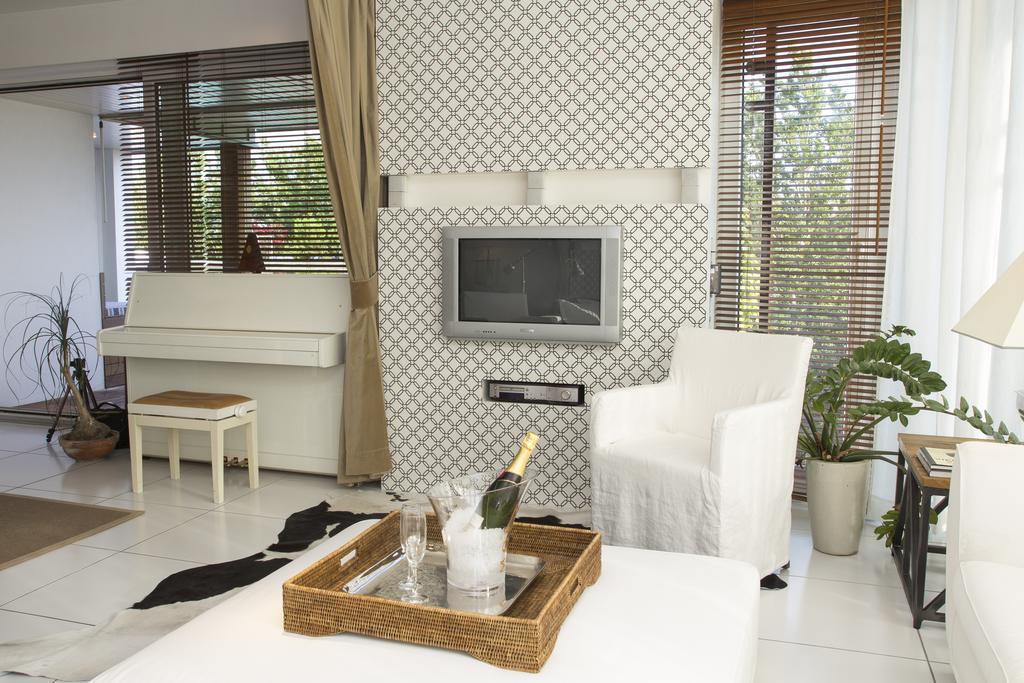 Pavi Apts Ljubljana - Private Rooftop Swimming Pool Δωμάτιο φωτογραφία